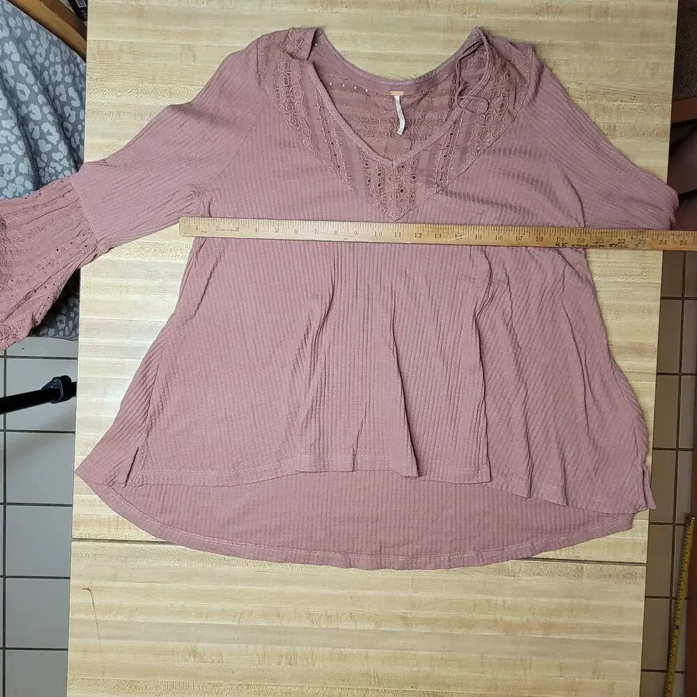 Free People Small Boho Bell Sleeve Lace Trim V-Neck Top Mauve Pink Waffle Knit